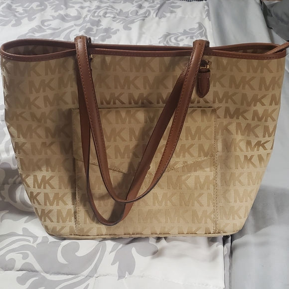 Michael Kors Tan Tote Bag - Picture 1 of 9